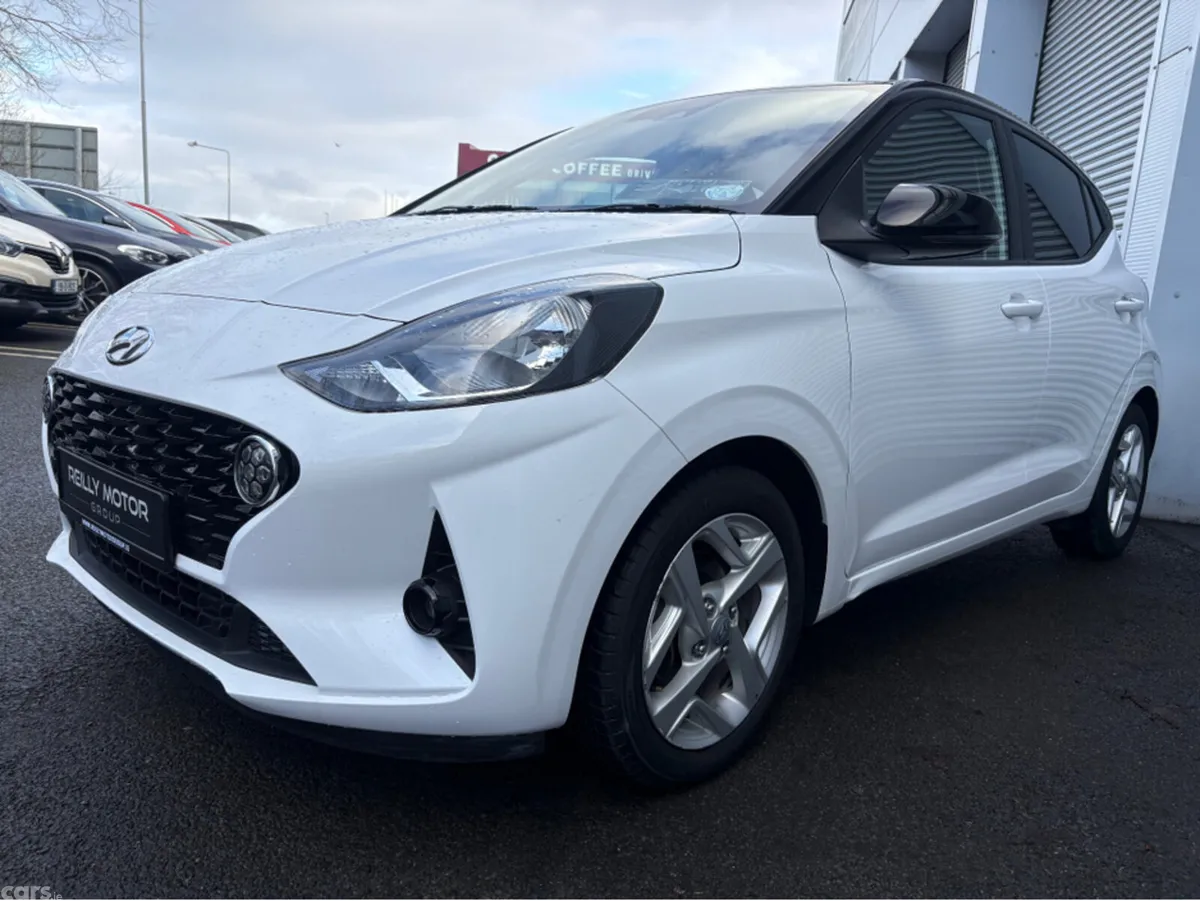 Hyundai i10 Hatchback, Petrol, 2023, White