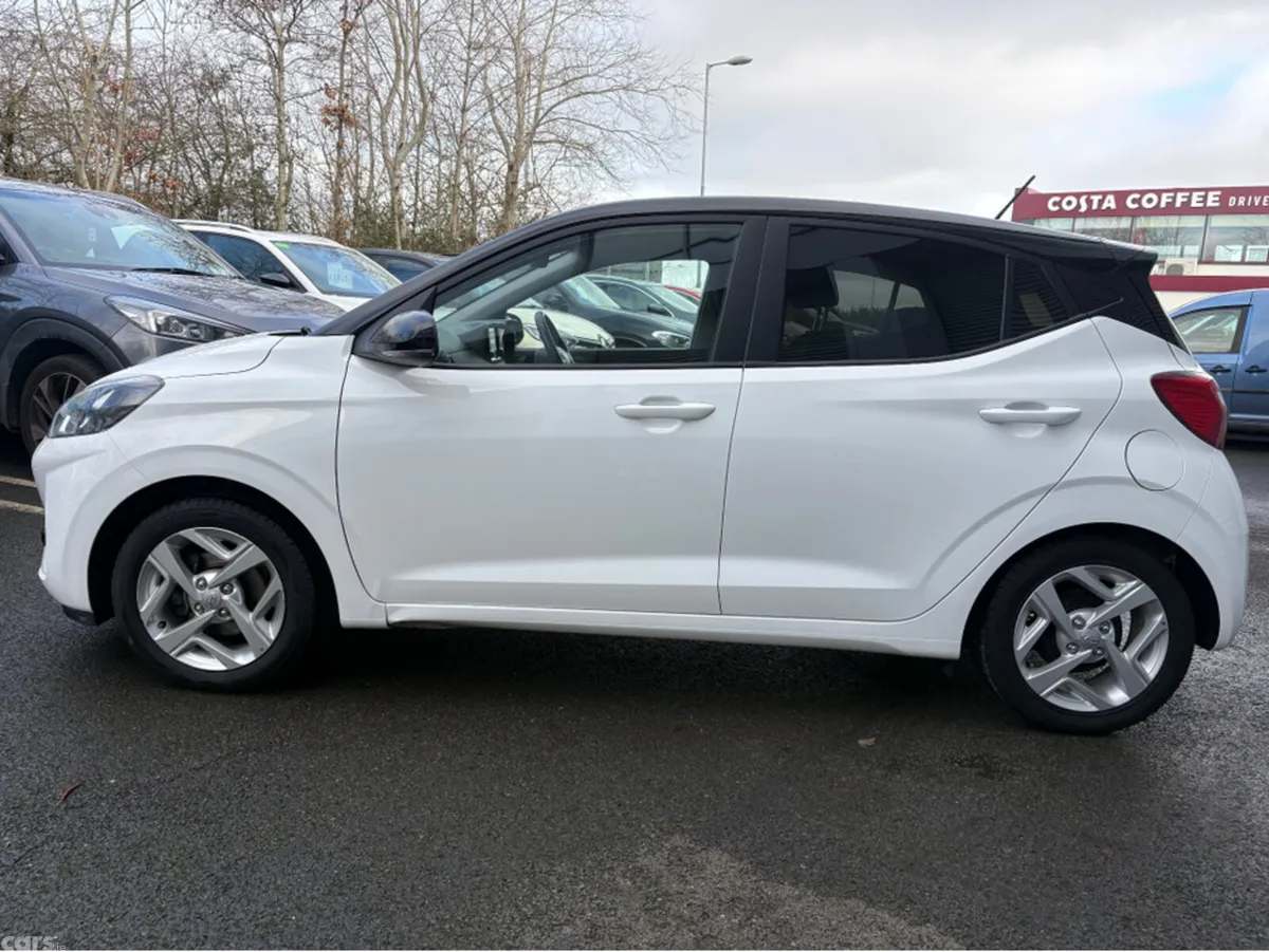 Hyundai i10 Hatchback, Petrol, 2023, White
