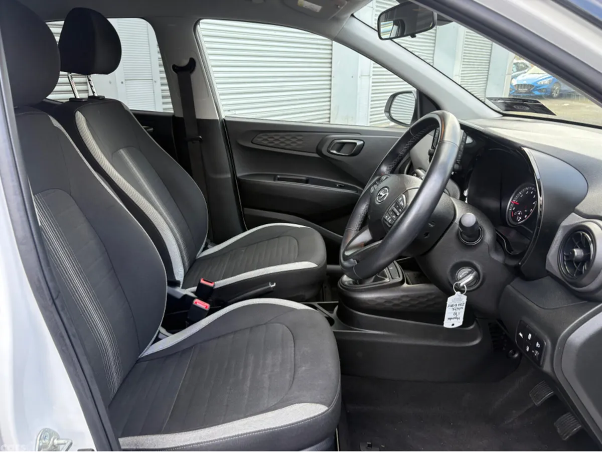 Hyundai i10 Hatchback, Petrol, 2023, White