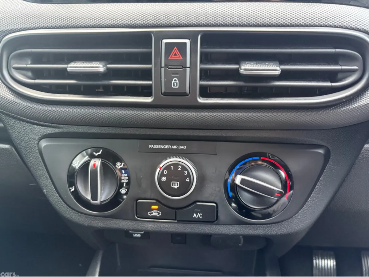 Hyundai i10 Hatchback, Petrol, 2023, White
