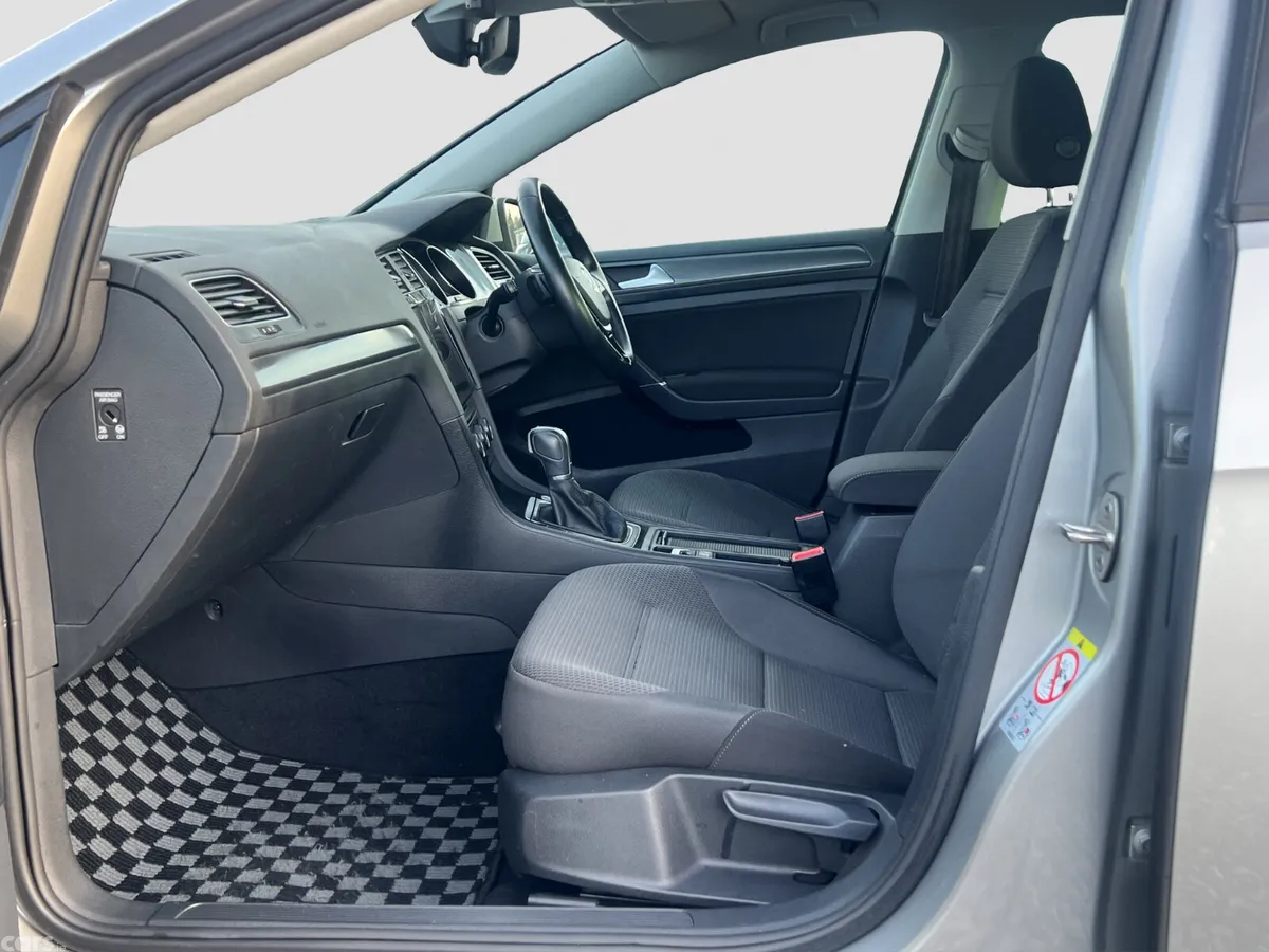 Volkswagen Golf Hatchback, Petrol, 2017, White
