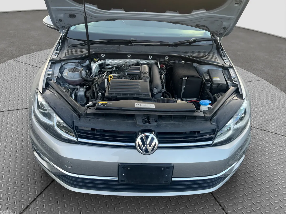 Volkswagen Golf Hatchback, Petrol, 2017, White
