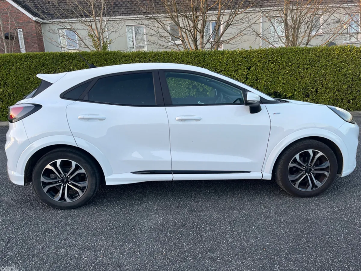 Ford Puma MPV, Petrol, 2022, White