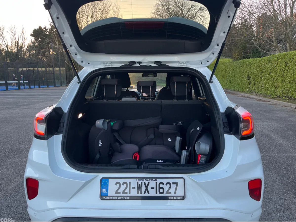 Ford Puma MPV, Petrol, 2022, White