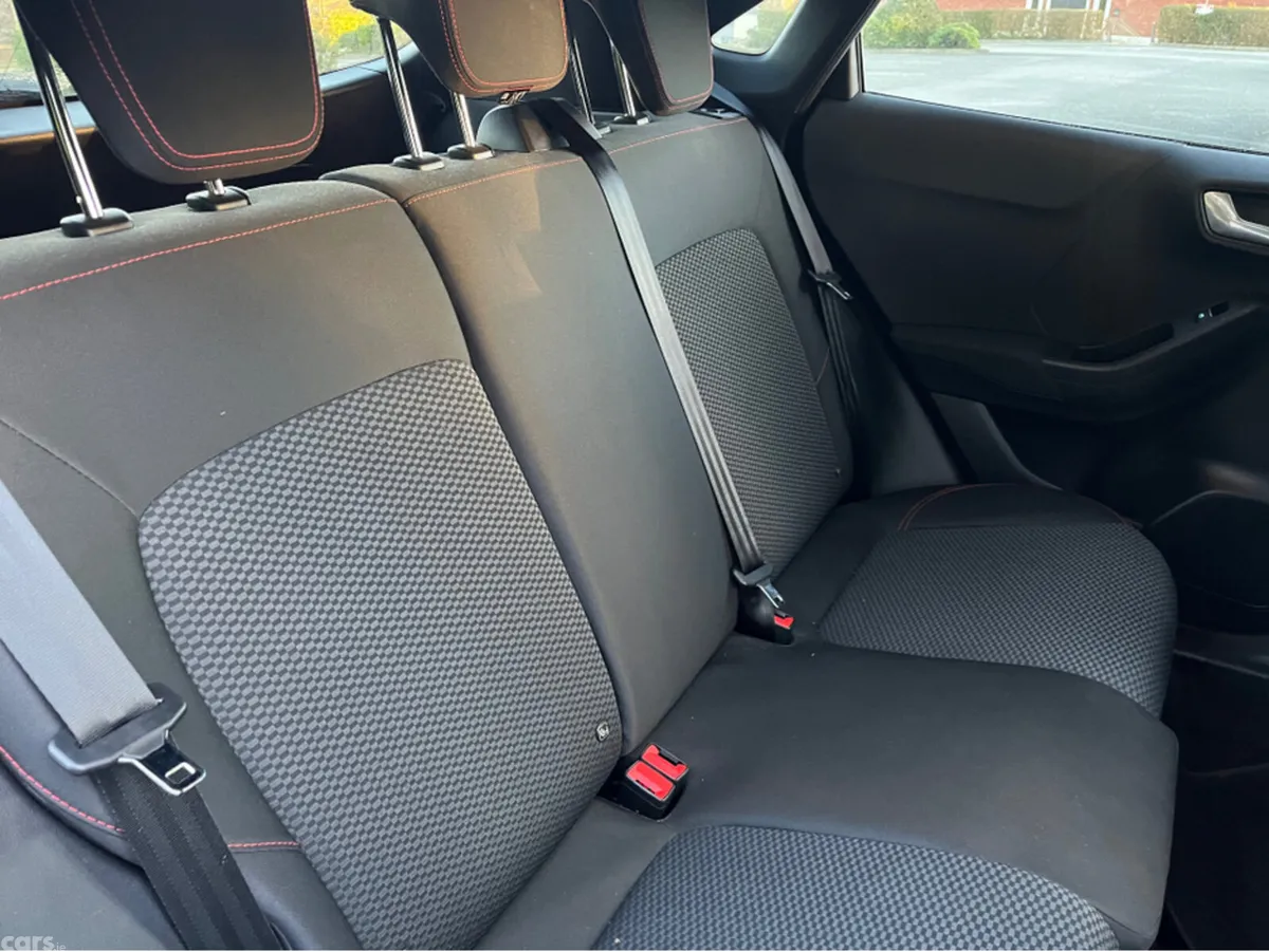Ford Puma MPV, Petrol, 2022, White