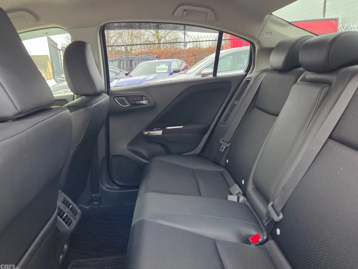 Honda Grace Saloon, Petrol Hybrid, 2018, Blue