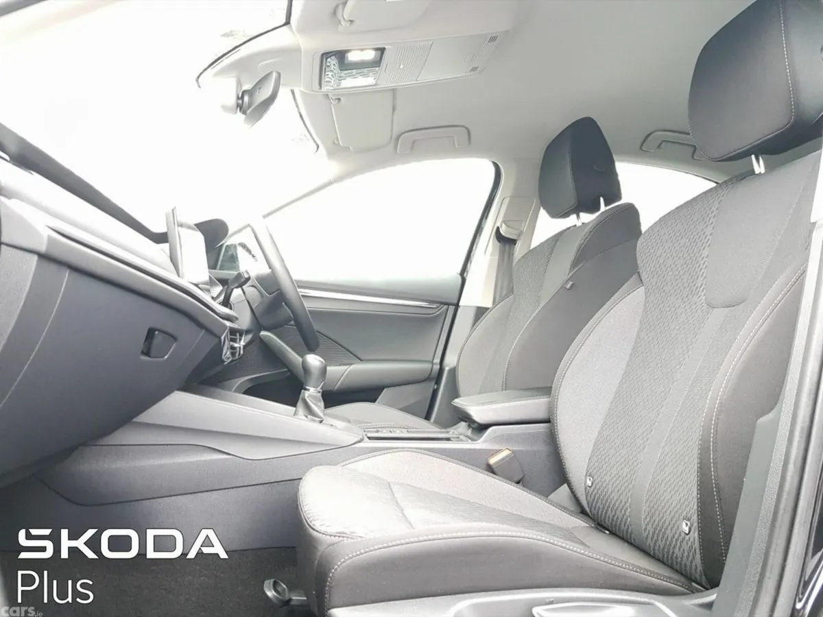 Skoda Octavia Saloon, Petrol, 2023, Black
