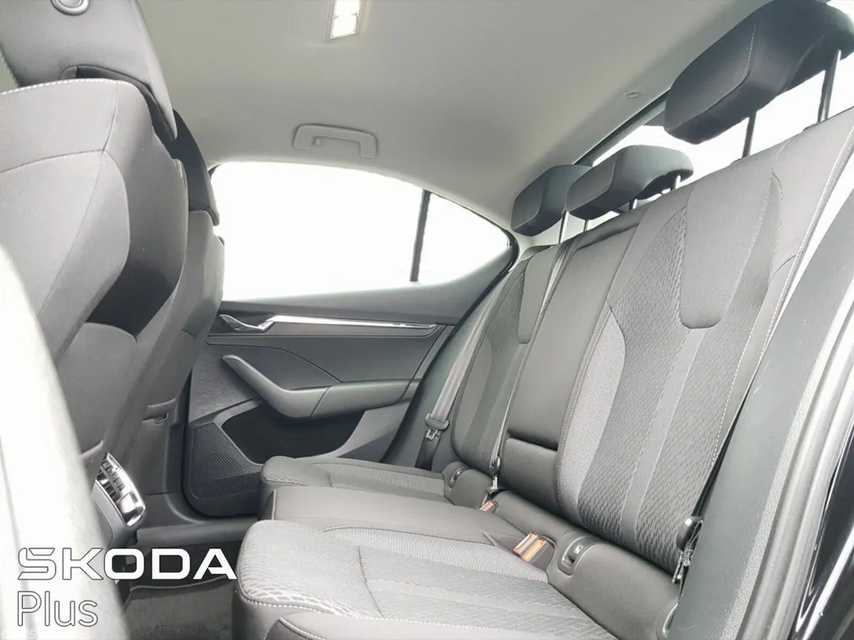 Skoda Octavia Saloon, Petrol, 2023, Black