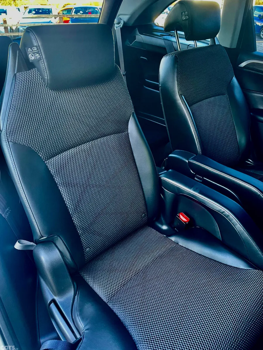 Honda Jade MPV, Petrol Hybrid, 2016, Silver