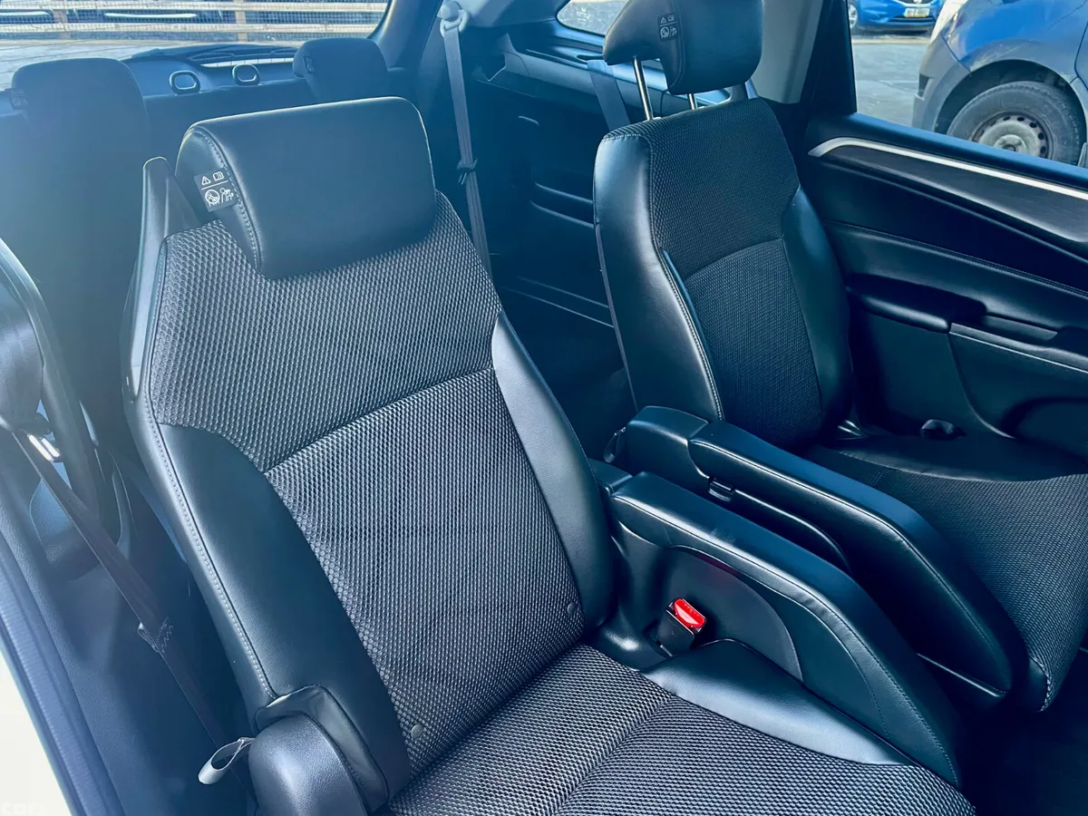 Honda Jade MPV, Petrol Hybrid, 2016, Silver