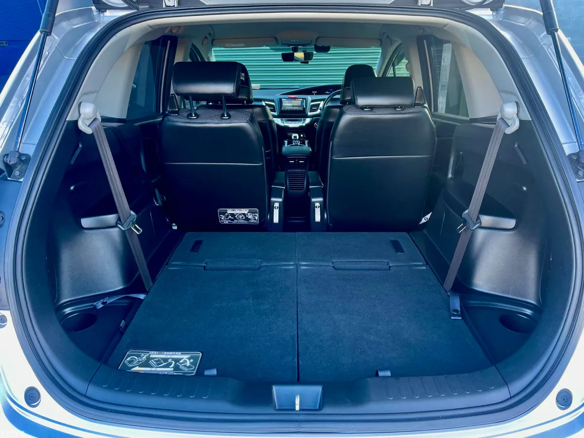 Honda Jade MPV, Petrol Hybrid, 2016, Silver