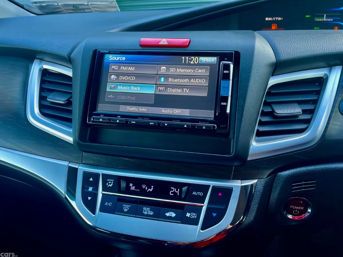 Honda Jade MPV, Petrol Hybrid, 2016, Silver