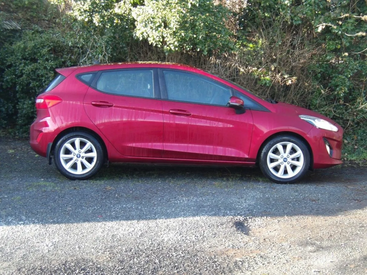 Ford Fiesta Hatchback, Petrol, 2018, Red