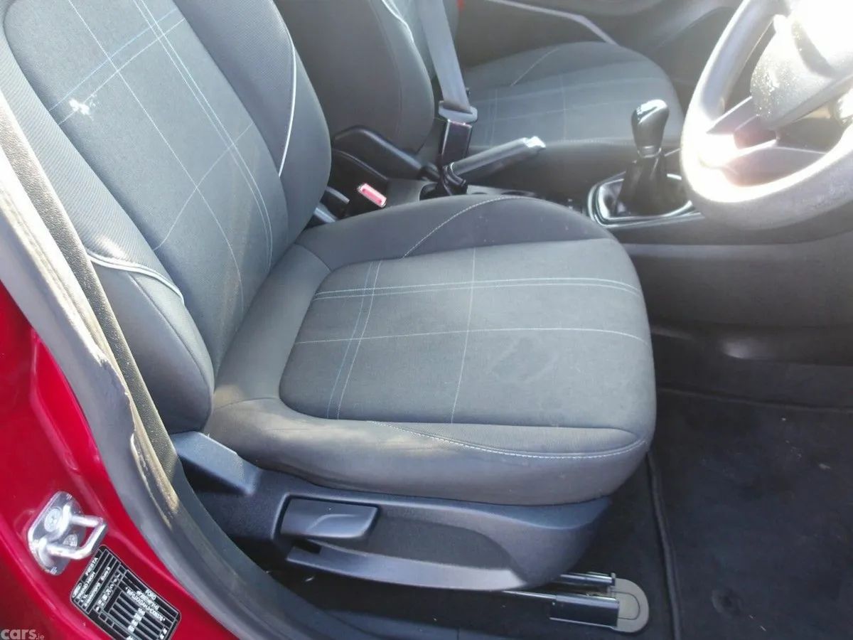 Ford Fiesta Hatchback, Petrol, 2018, Red