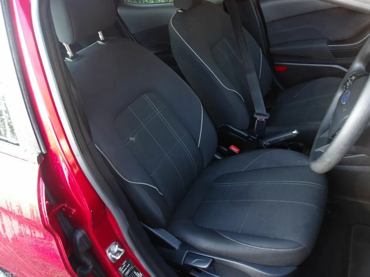 Ford Fiesta Hatchback, Petrol, 2018, Red