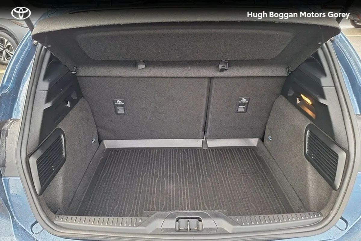 Ford Focus Hatchback, Petrol, 2022, Blue