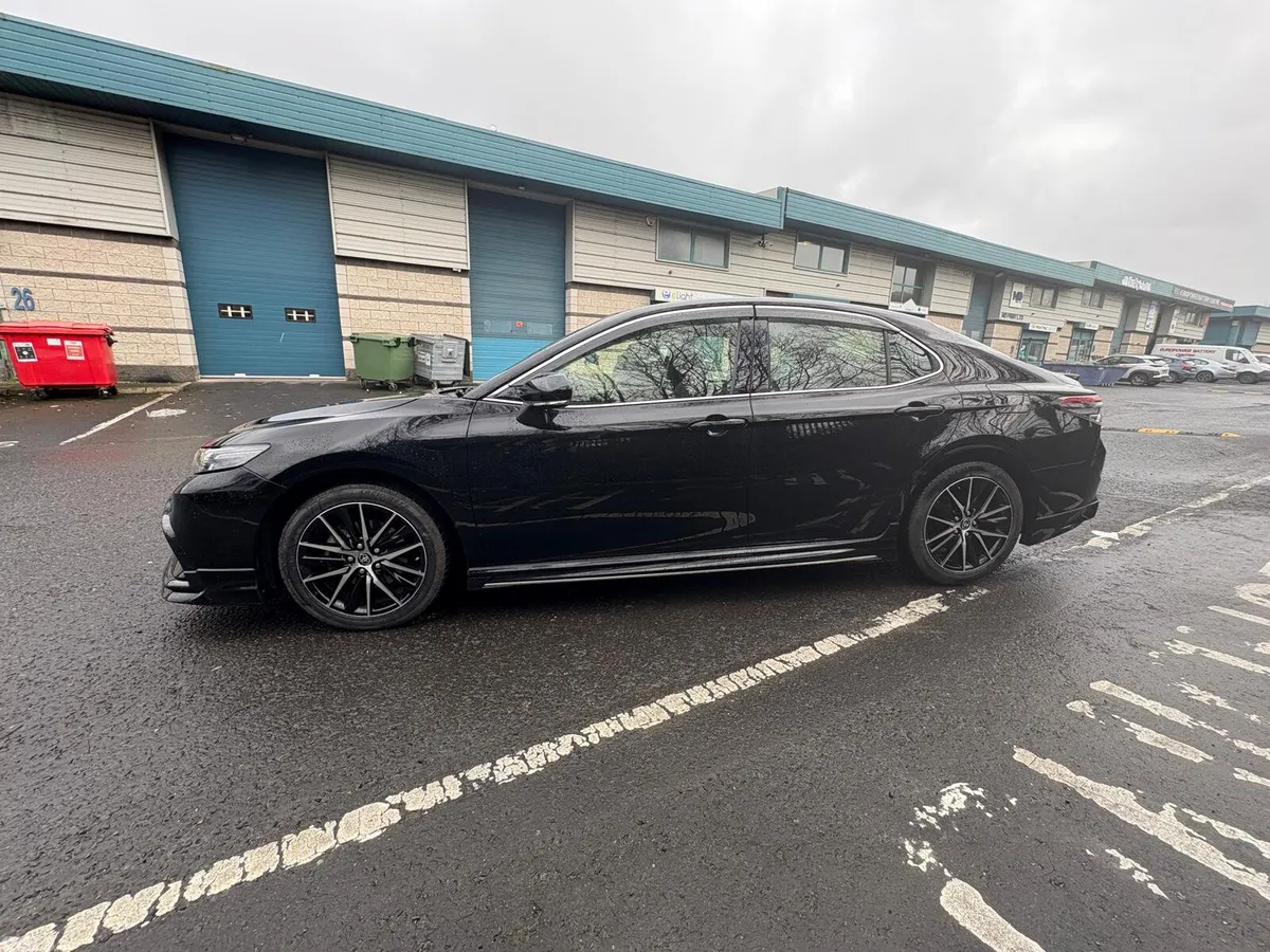 Toyota Camry Saloon, Petrol Hybrid, 2023, Black