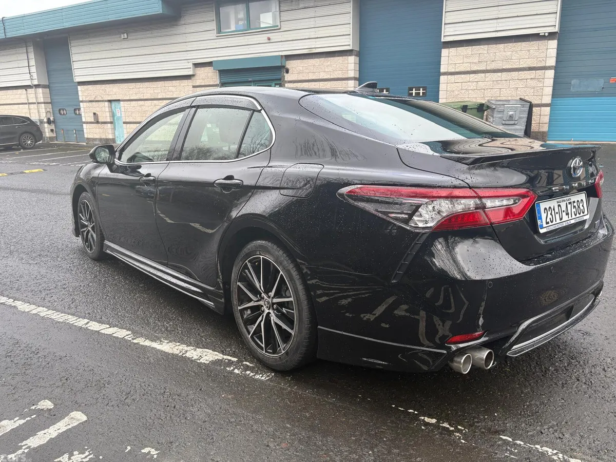 Toyota Camry Saloon, Petrol Hybrid, 2023, Black