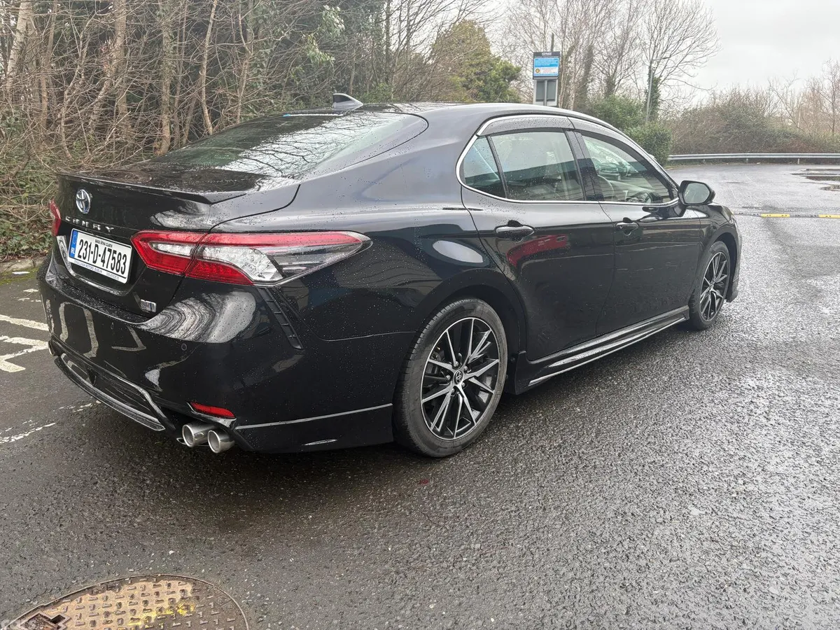 Toyota Camry Saloon, Petrol Hybrid, 2023, Black