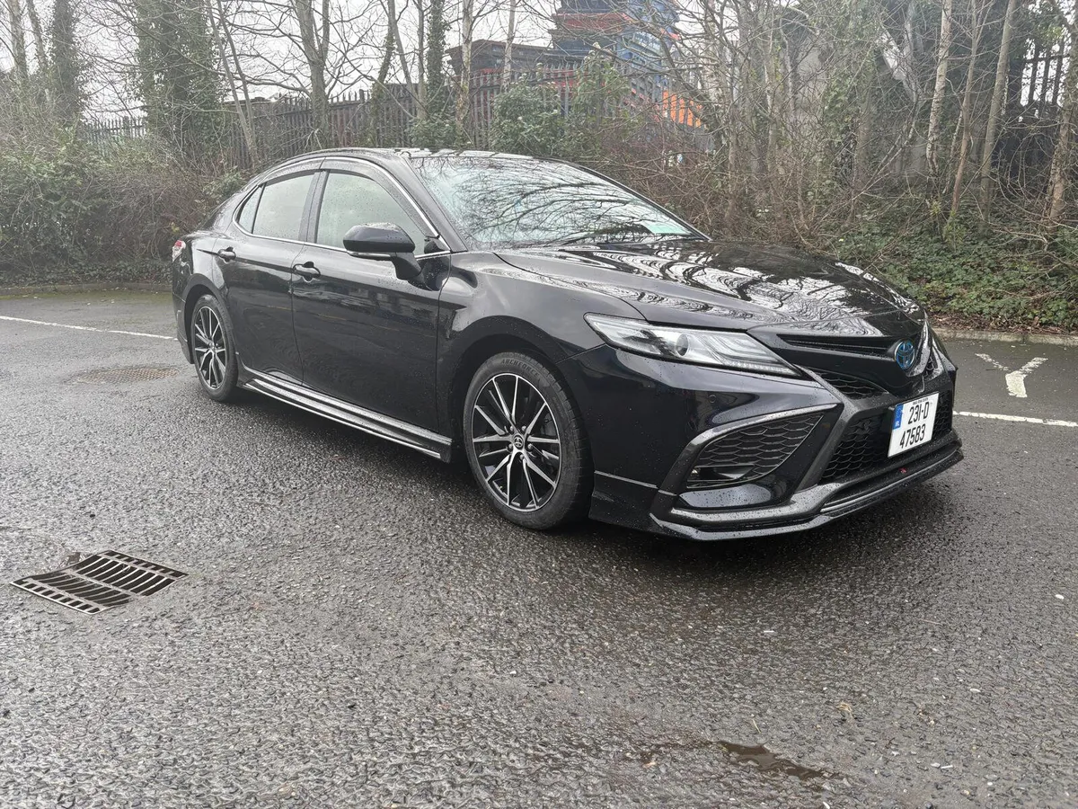 Toyota Camry Saloon, Petrol Hybrid, 2023, Black