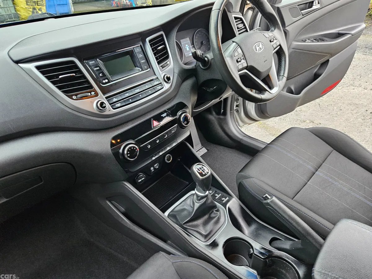 Hyundai Tucson SUV, Diesel, 2016, Silver