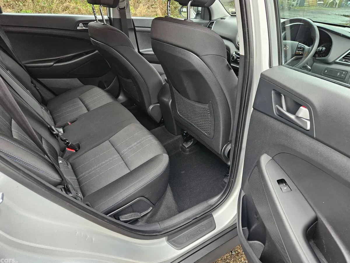 Hyundai Tucson SUV, Diesel, 2016, Silver