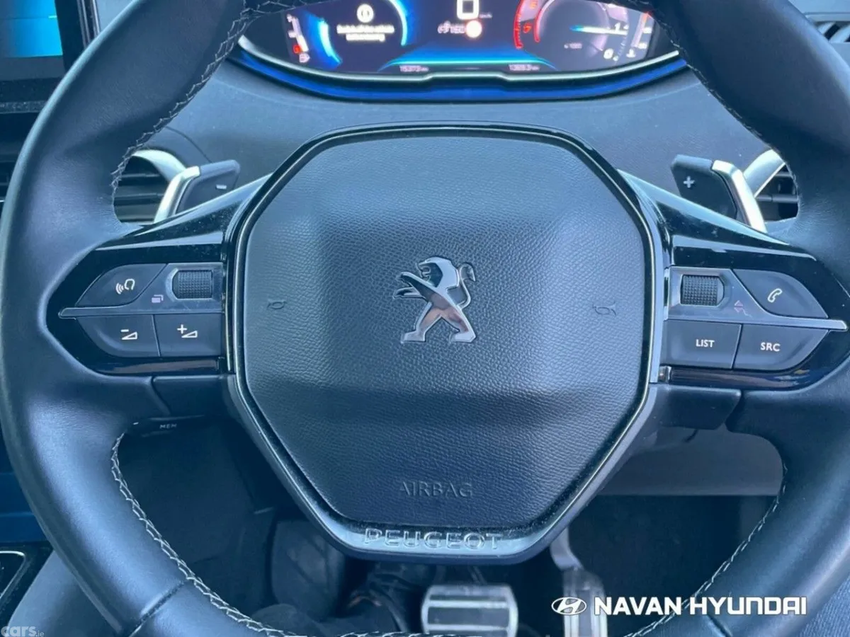 Peugeot 3008 MPV, Petrol Hybrid, 2024, Red