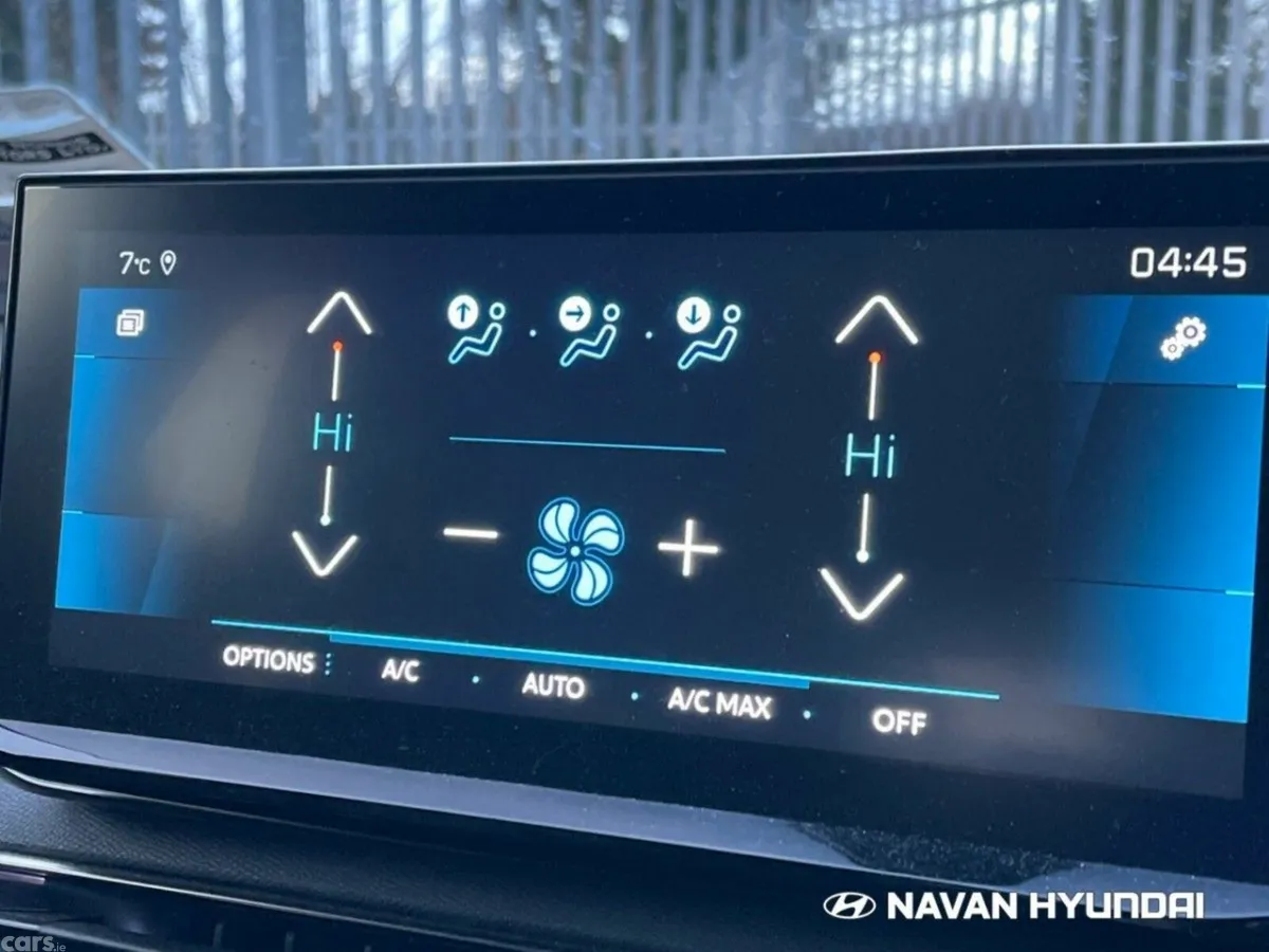 Peugeot 3008 MPV, Petrol Hybrid, 2024, Red