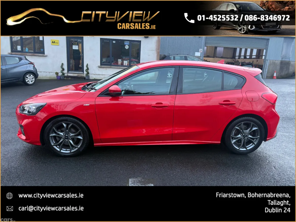 Ford Focus Hatchback, Petrol, 2019, Red