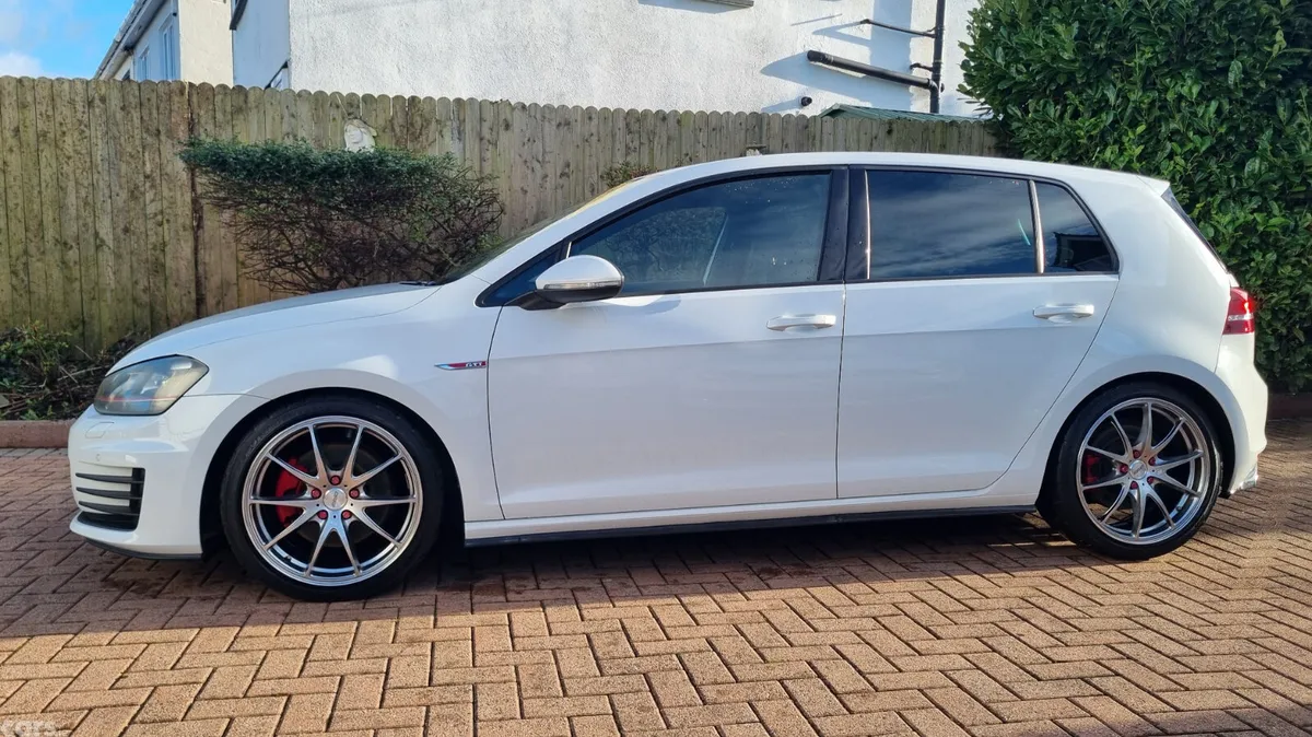 Volkswagen Golf Hatchback, Petrol, 2014, White