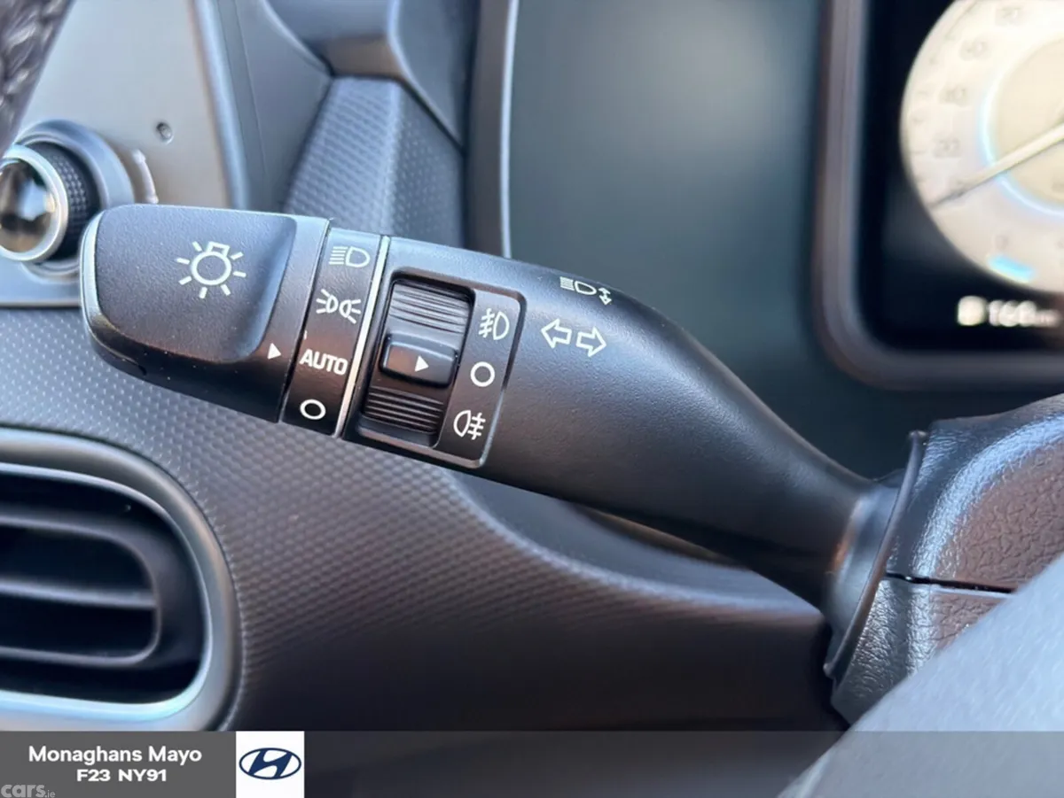 Hyundai KONA MPV, Petrol, 2023, Red