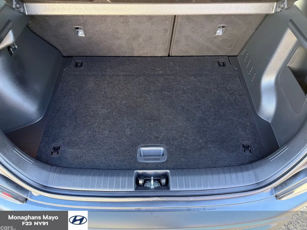Hyundai KONA MPV, Petrol, 2023, Red