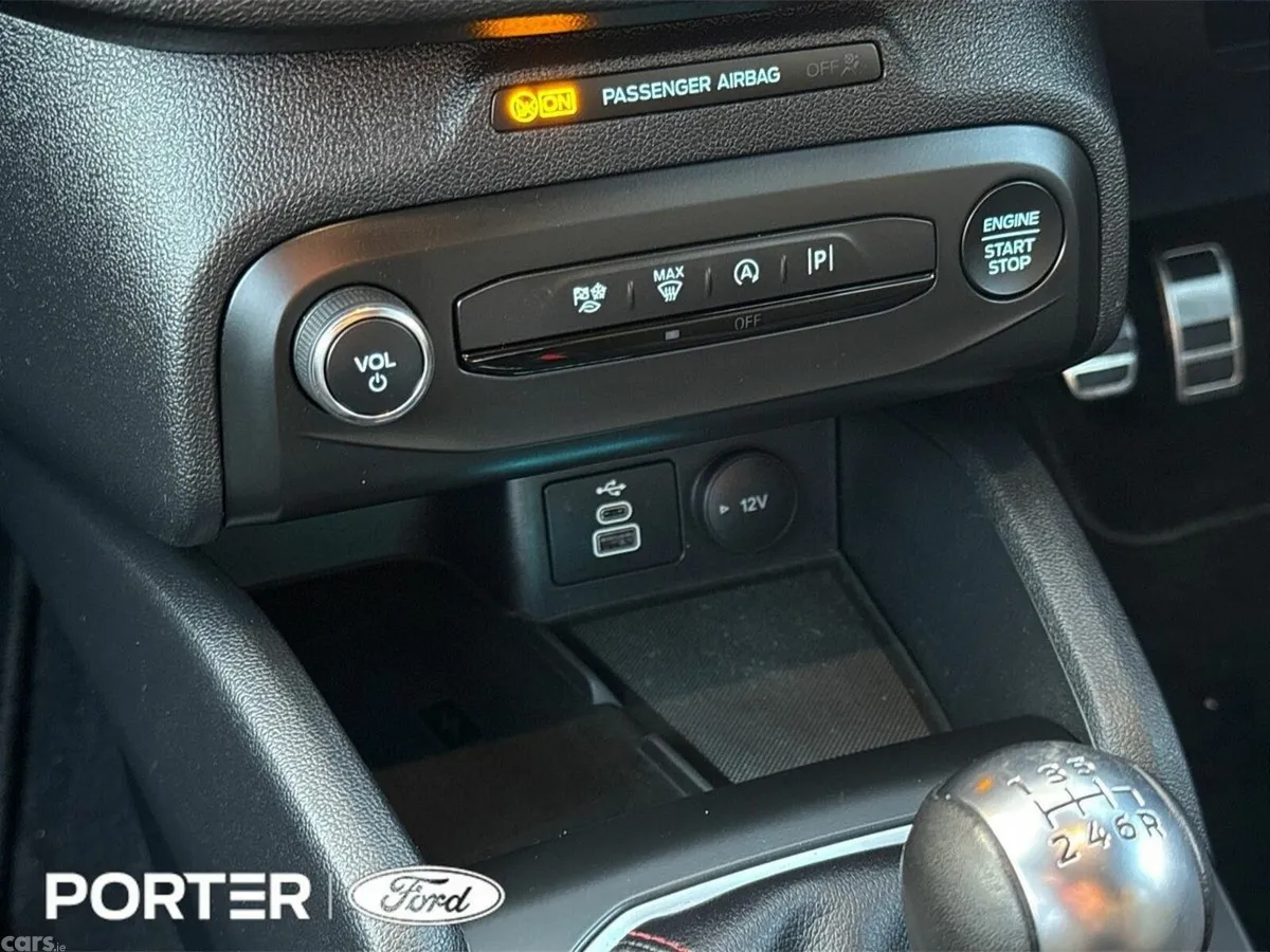 Ford Focus Hatchback, Petrol, 2024, Grey