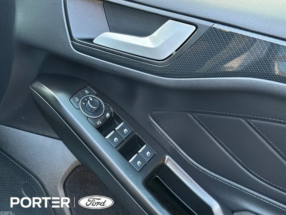 Ford Focus Hatchback, Petrol, 2024, Grey