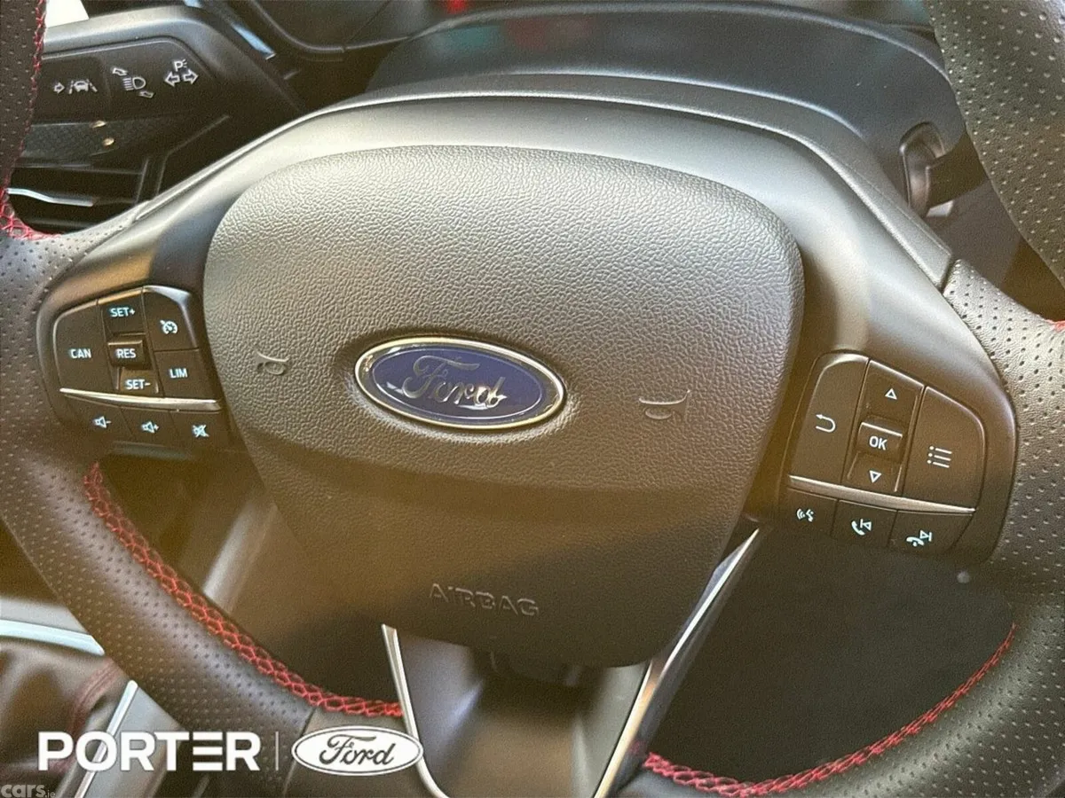 Ford Focus Hatchback, Petrol, 2024, Grey