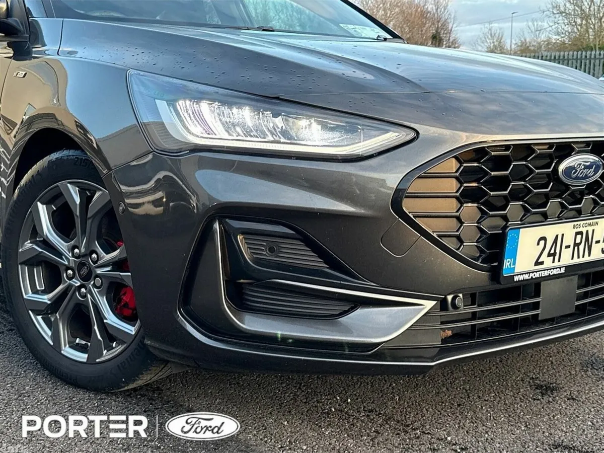 Ford Focus Hatchback, Petrol, 2024, Grey