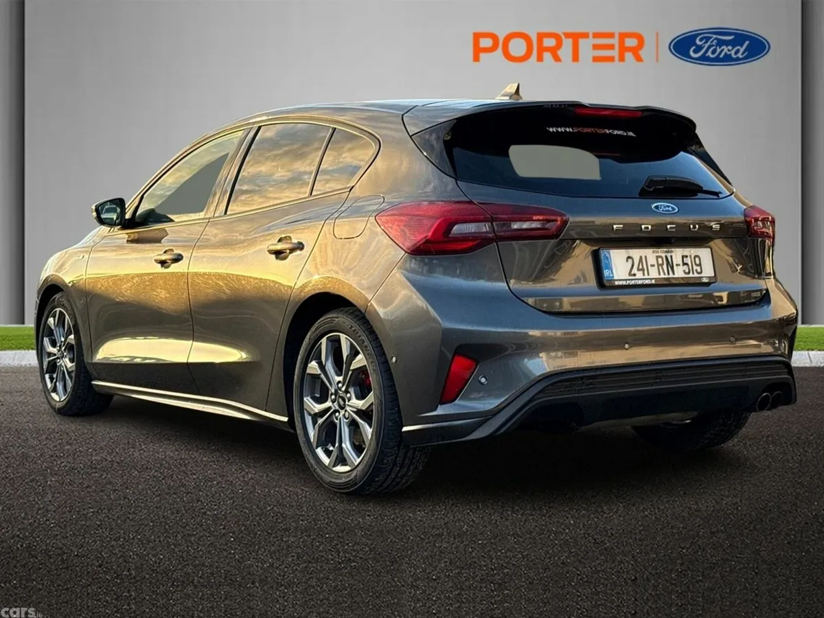 Ford Focus Hatchback, Petrol, 2024, Grey