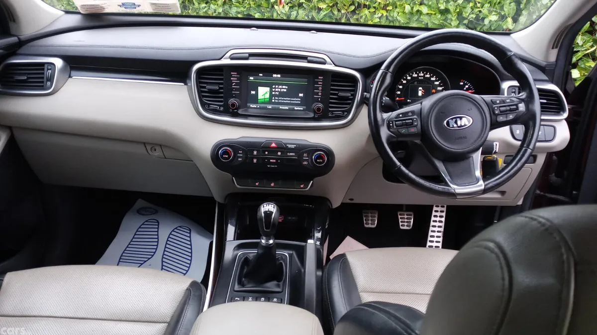 Kia Sorento SUV, Diesel, 2017, Red