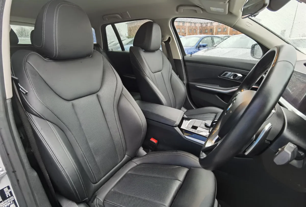 BMW 3-Series Estate, Diesel, 2022, White