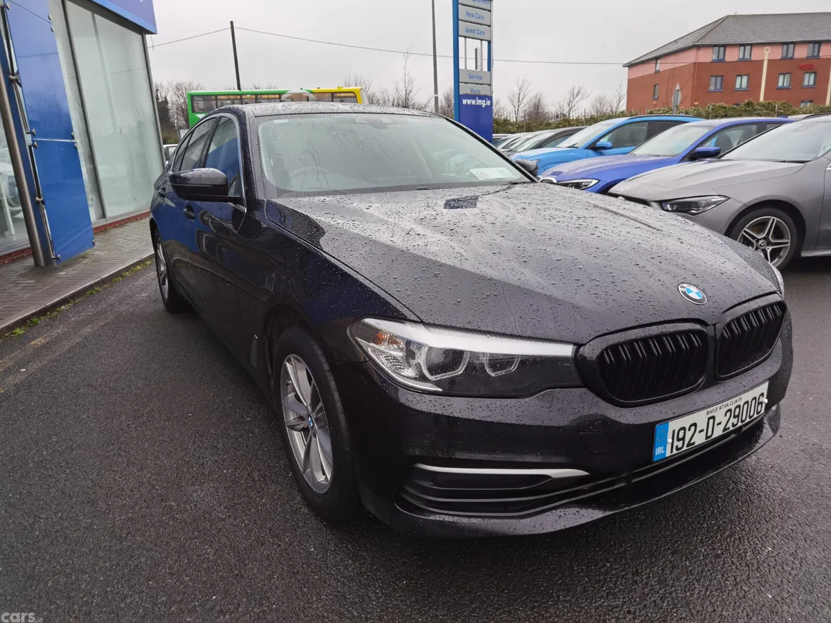 BMW 5-Series Saloon, Petrol Plug-in Hybrid, 2019, Black
