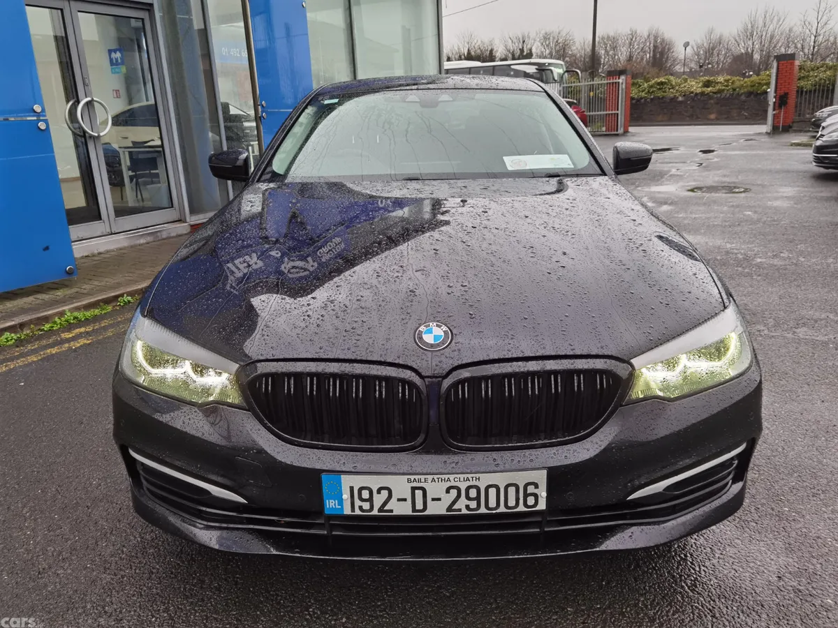 BMW 5-Series Saloon, Petrol Plug-in Hybrid, 2019, Black