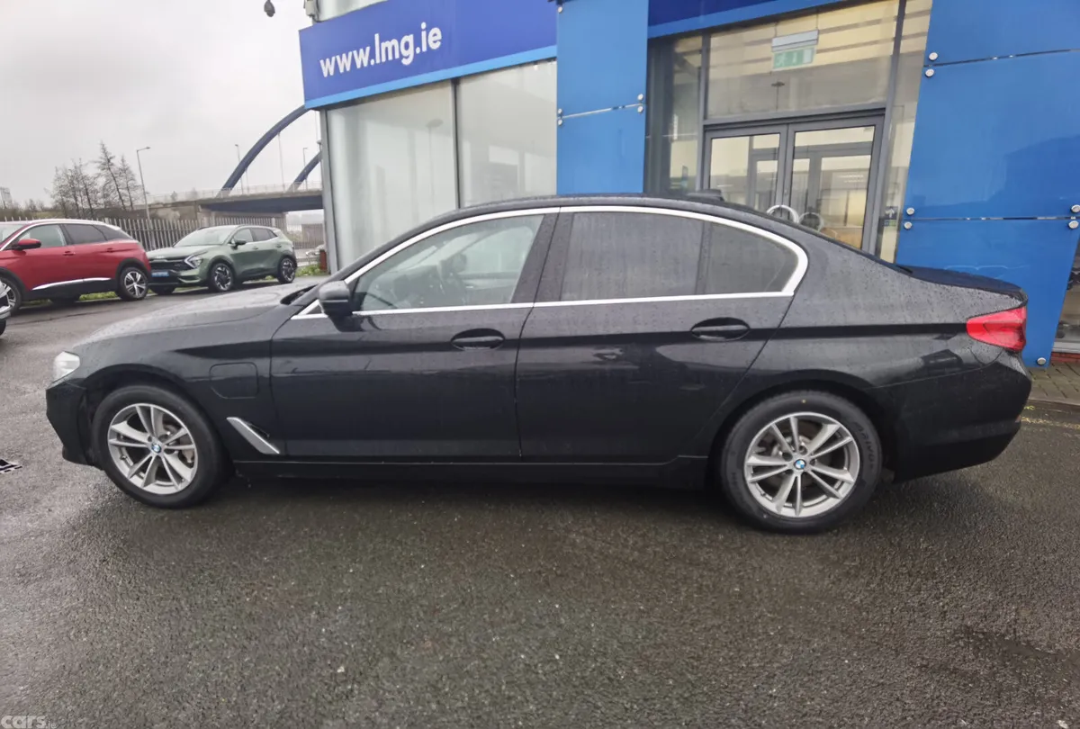 BMW 5-Series Saloon, Petrol Plug-in Hybrid, 2019, Black