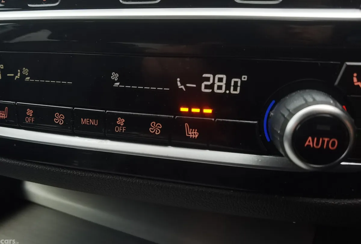 BMW 5-Series Saloon, Petrol Plug-in Hybrid, 2019, Black