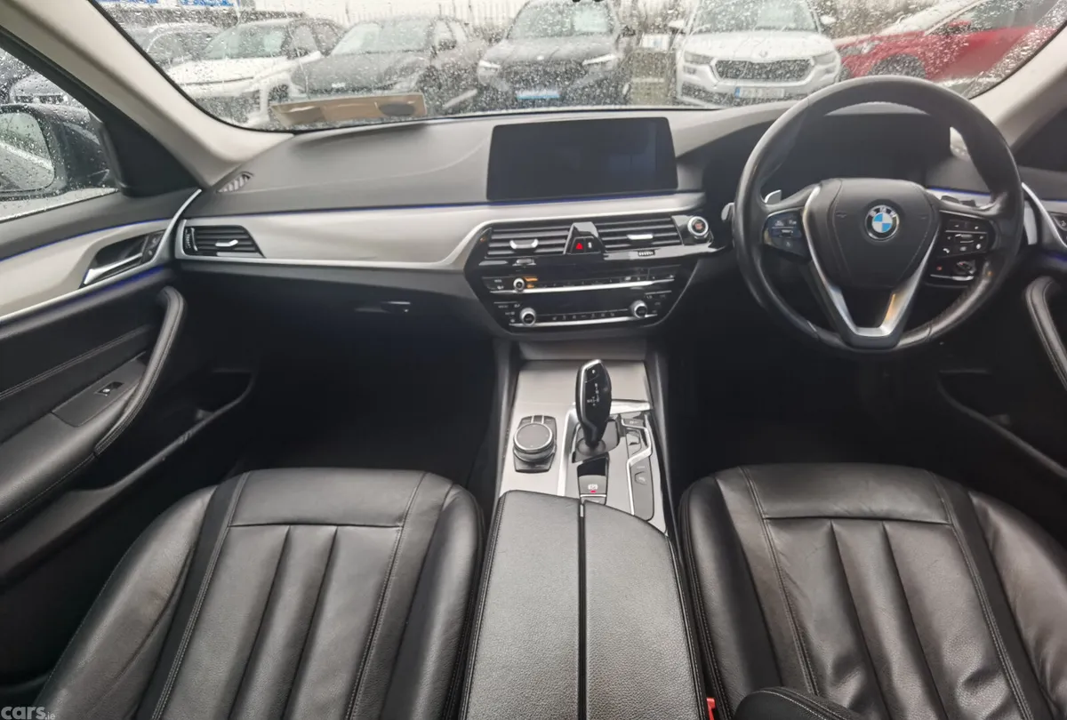 BMW 5-Series Saloon, Petrol Plug-in Hybrid, 2019, Black