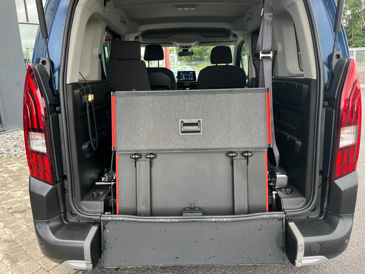 Peugeot Rifter MPV, Diesel, 2021, Blue