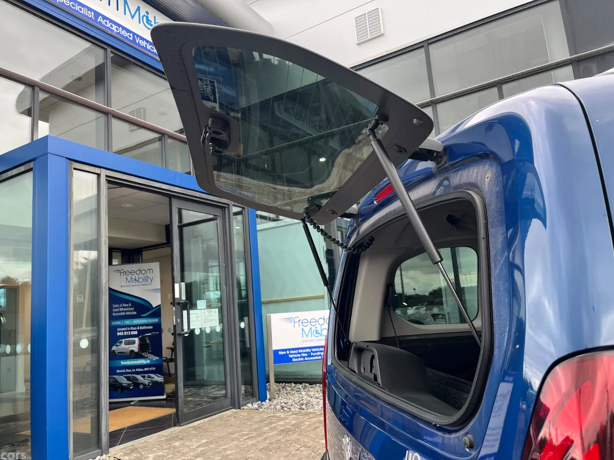 Peugeot Rifter MPV, Diesel, 2021, Blue