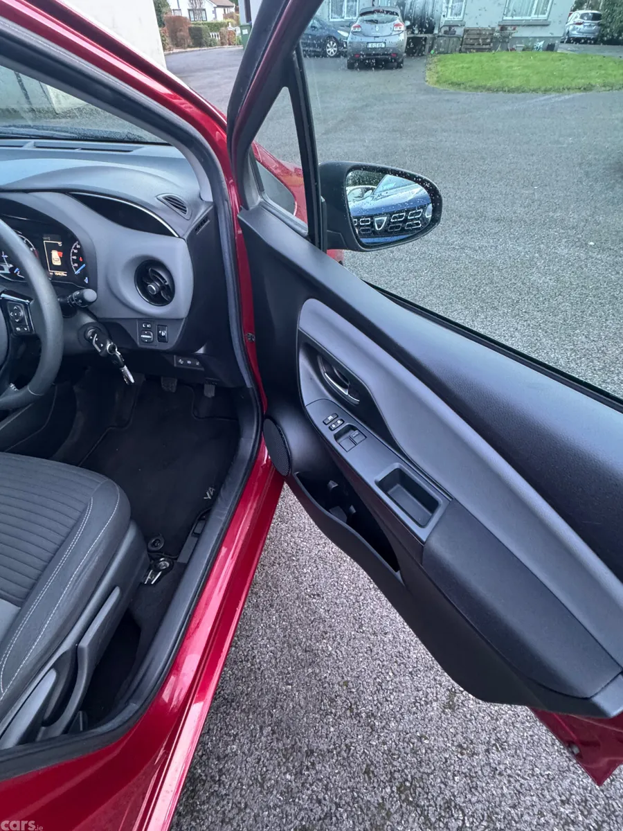 Toyota Yaris MPV, Petrol, 2019, Red