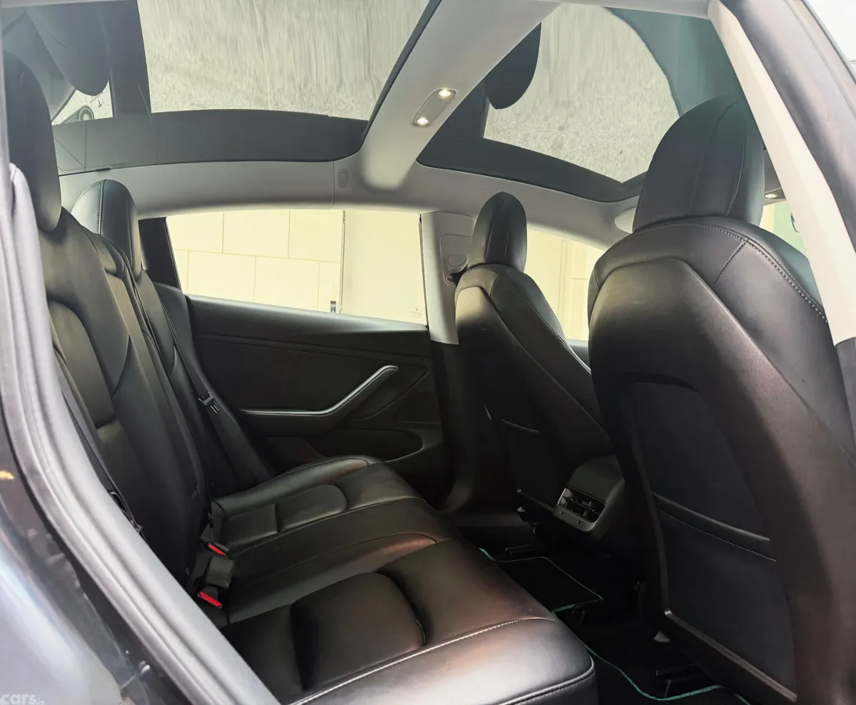 Tesla Model 3 Saloon, Electric, 2020, Grey
