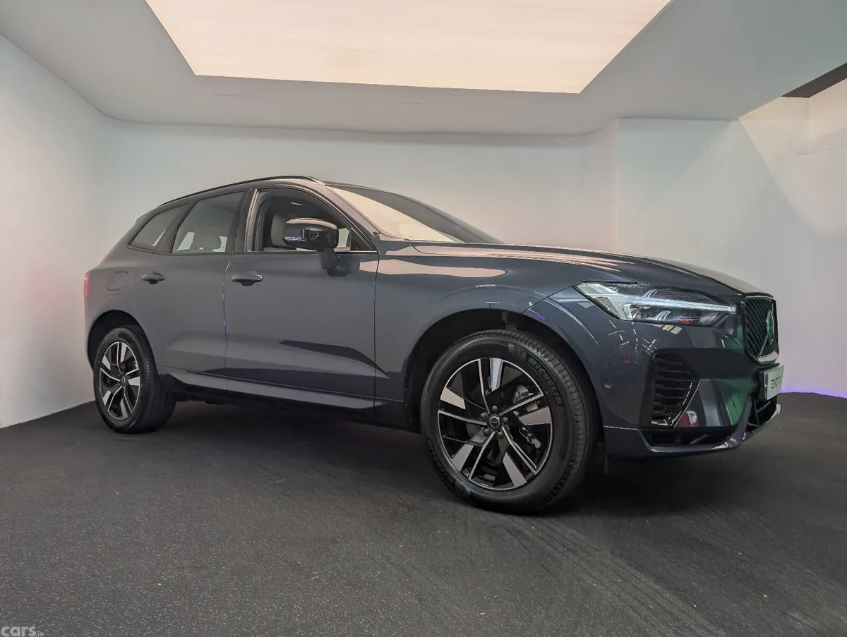 Volvo XC60 SUV, Petrol Plug-in Hybrid, 2025, Blue