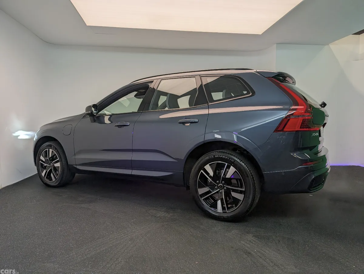 Volvo XC60 SUV, Petrol Plug-in Hybrid, 2025, Blue